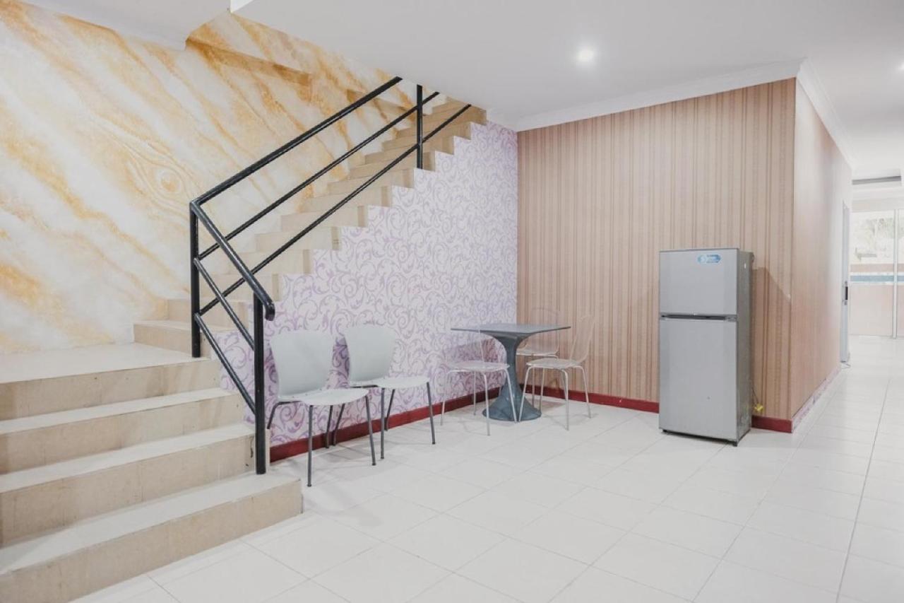 Reddoorz Near Nagoya Hill Batam 4 Hotel Jodoh  Екстериор снимка