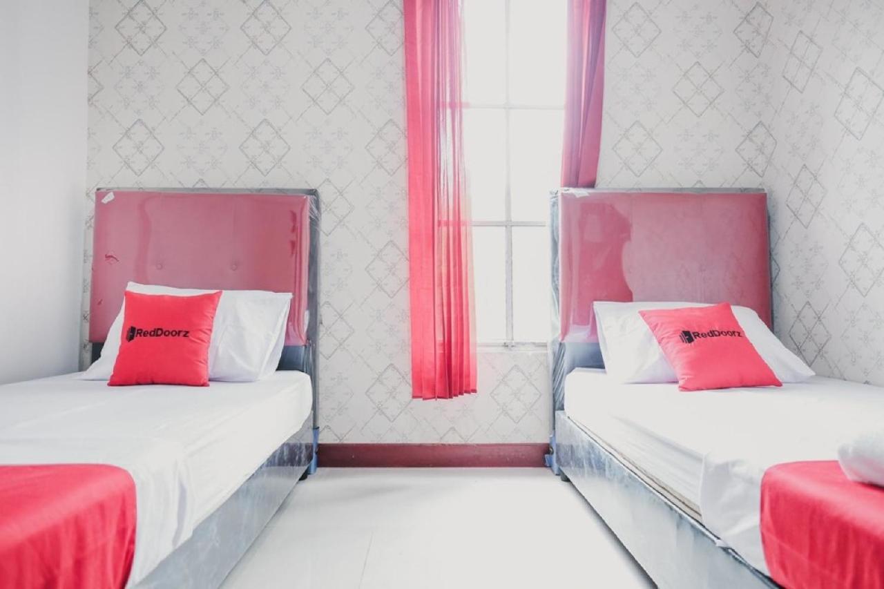 Reddoorz Near Nagoya Hill Batam 4 Hotel Jodoh  Екстериор снимка